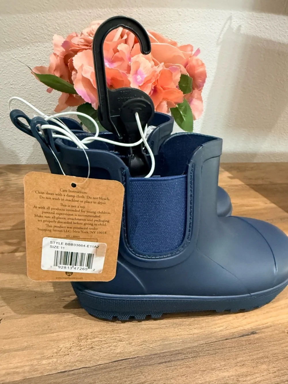 Bearpaw Little & Big Kid Unisex Chelsea Flat Heel Rain Boots in navy size 11